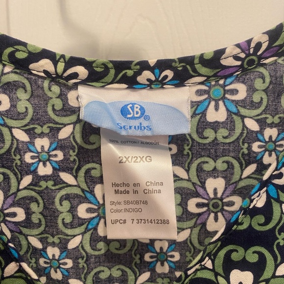 SB Scrubs Plus Size Scrub Top - Picture 2 of 4